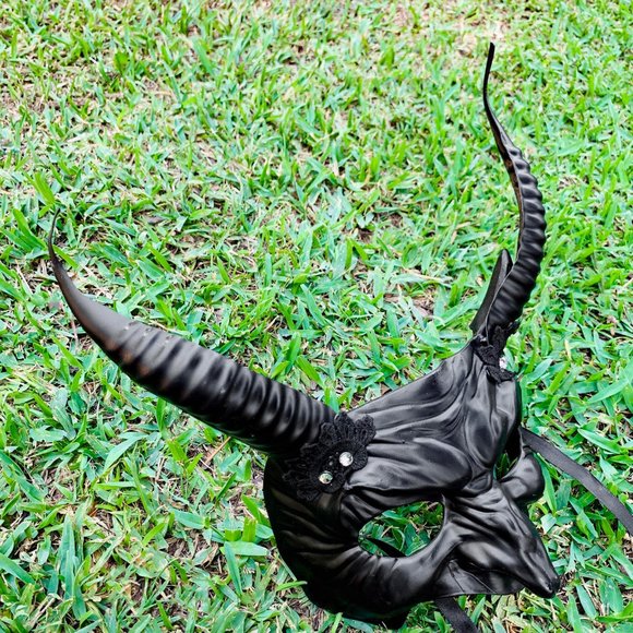 Red Black Devil Long Horn Eye Mask Halloween Masquerade Party Couple Masks Set - Picture 2 of 3